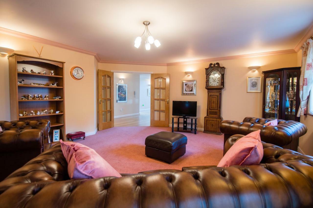 Y Grange Bed & Breakfast Llanfihangel-y-Creuddyn Ngoại thất bức ảnh