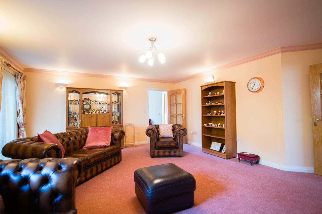 Y Grange Bed & Breakfast Llanfihangel-y-Creuddyn Ngoại thất bức ảnh