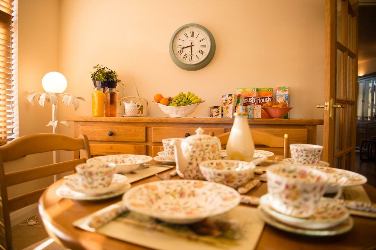 Y Grange Bed & Breakfast Llanfihangel-y-Creuddyn Ngoại thất bức ảnh