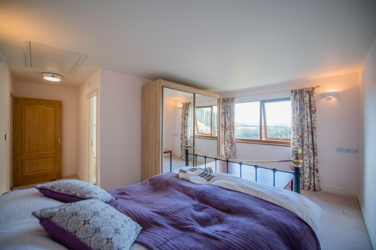 Y Grange Bed & Breakfast Llanfihangel-y-Creuddyn Ngoại thất bức ảnh