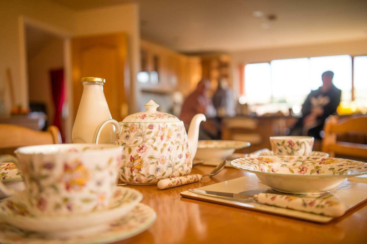 Y Grange Bed & Breakfast Llanfihangel-y-Creuddyn Ngoại thất bức ảnh